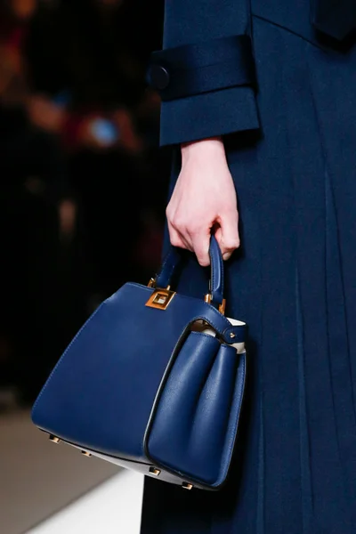 Look 48